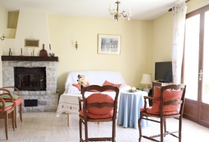 Detached House with Landscaped Garden