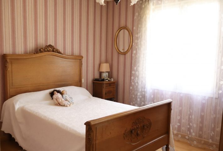 Detached House with Landscaped Garden