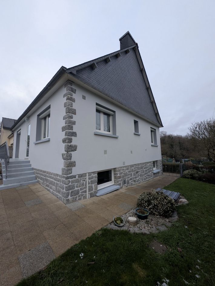 Detached House with Garden