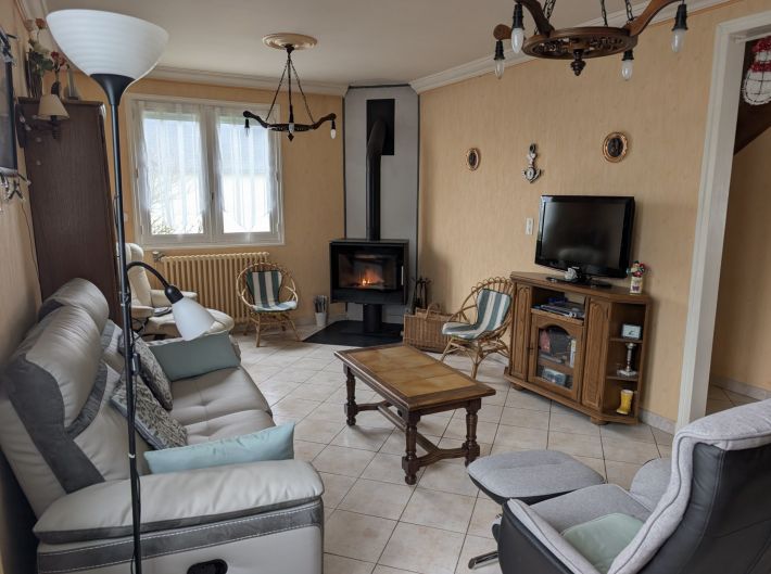 Detached House with Garden