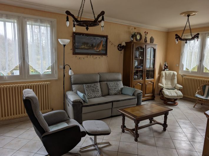 Detached House with Garden