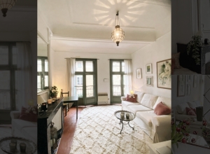 Nicely Refreshed Studio Apartment in Historical District