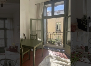 Nicely Refreshed Studio Apartment in Historical District