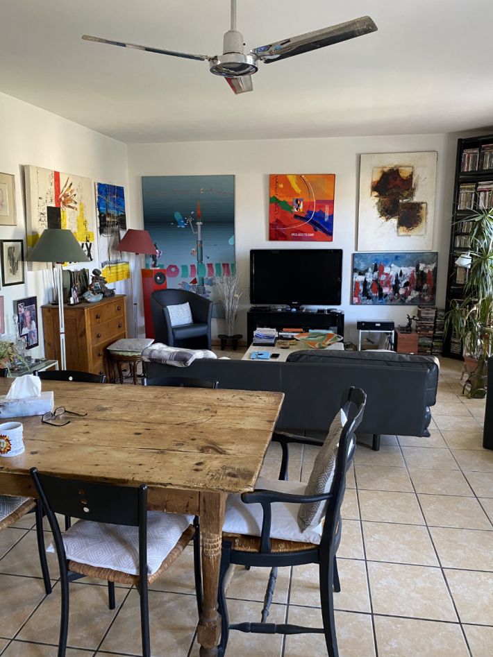 Beautiful And Rare Property Offering A Main House, A Studio And An Independent Guesthouse On A 545 M