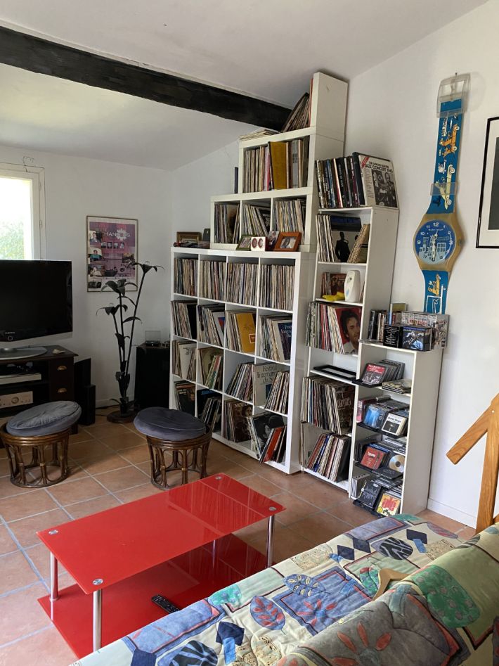 Beautiful And Rare Property Offering A Main House, A Studio And An Independent Guesthouse On A 545 M