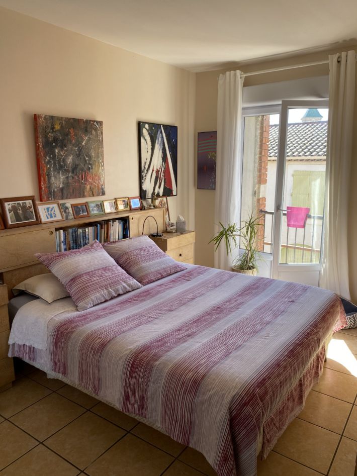 Beautiful And Rare Property Offering A Main House, A Studio And An Independent Guesthouse On A 545 M