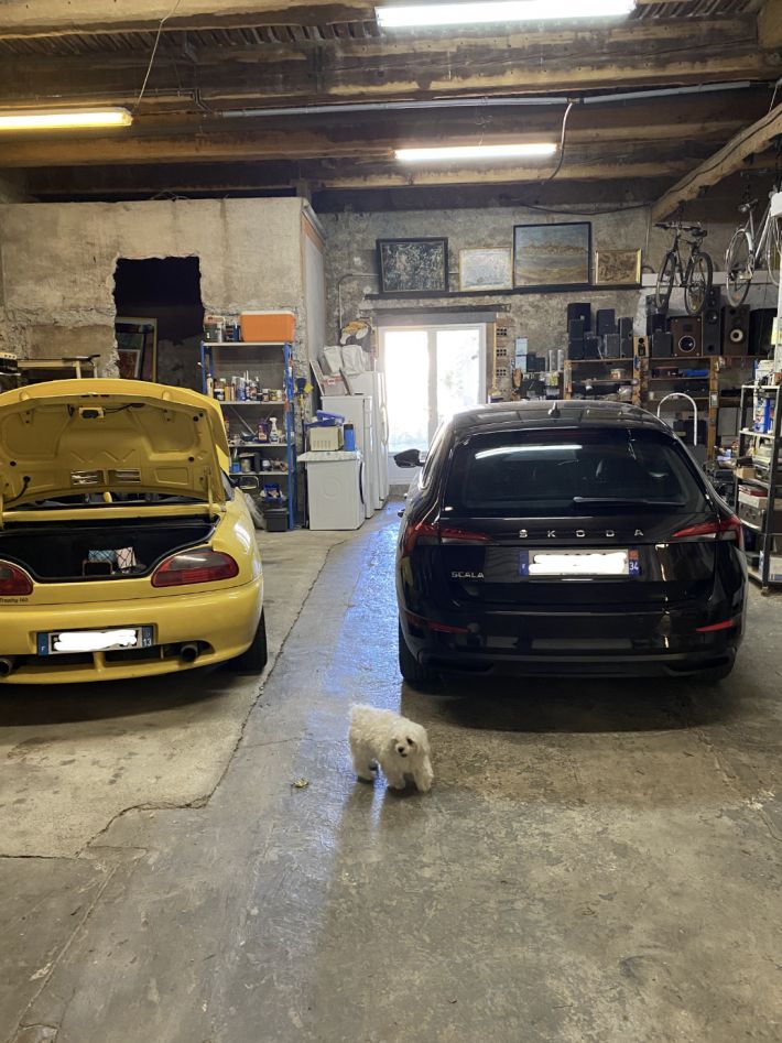 Beautiful And Rare Property Offering A Main House, A Studio And An Independent Guesthouse On A 545 M