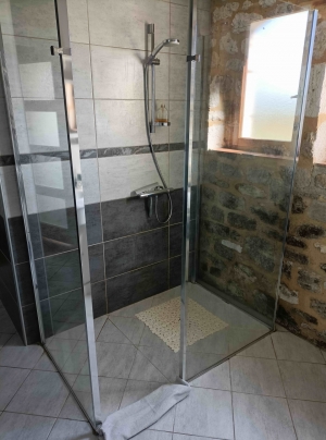 Country House with Guest Gite and Swimming Pool and Lake