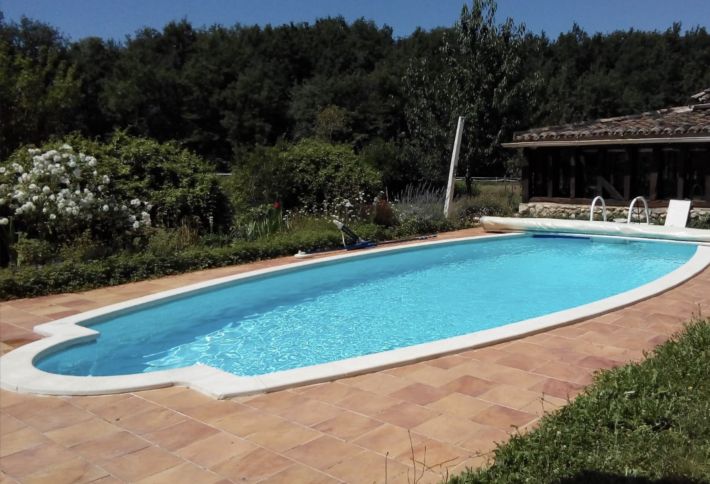 Country House with Guest Gite and Swimming Pool and Lake
