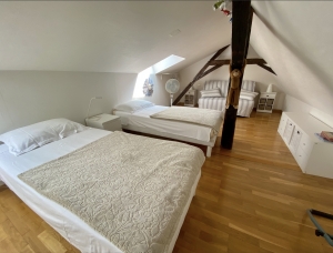 Stunning Property wIth Lovely Pool in Great Location