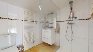 Stunning Property wIth Lovely Pool in Great Location