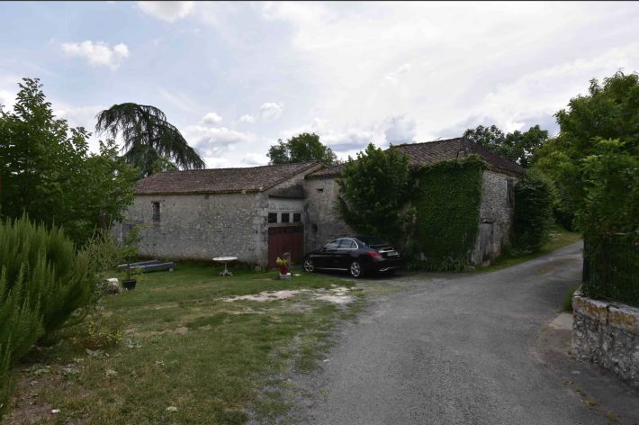 Manor House Style Property with Guest Cottage