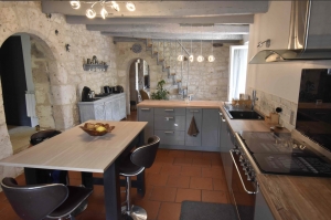 Manor House Style Property with Guest Cottage