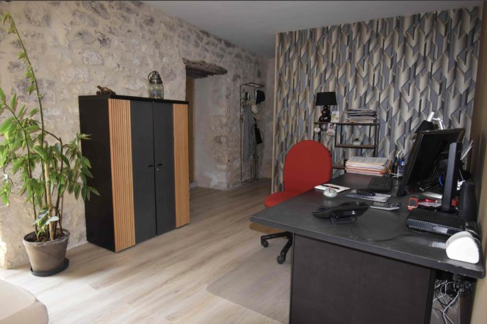 Manor House Style Property with Guest Cottage