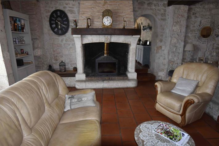 Manor House Style Property with Guest Cottage