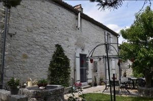 Manor House Style Property with Guest Cottage