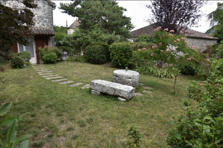 Manor House Style Property with Guest Cottage