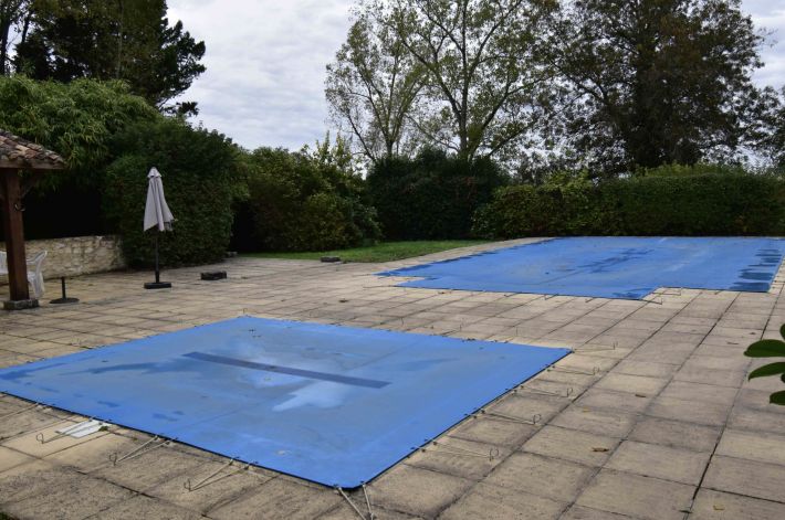 Detached Country House with Land and Swimming Pool
