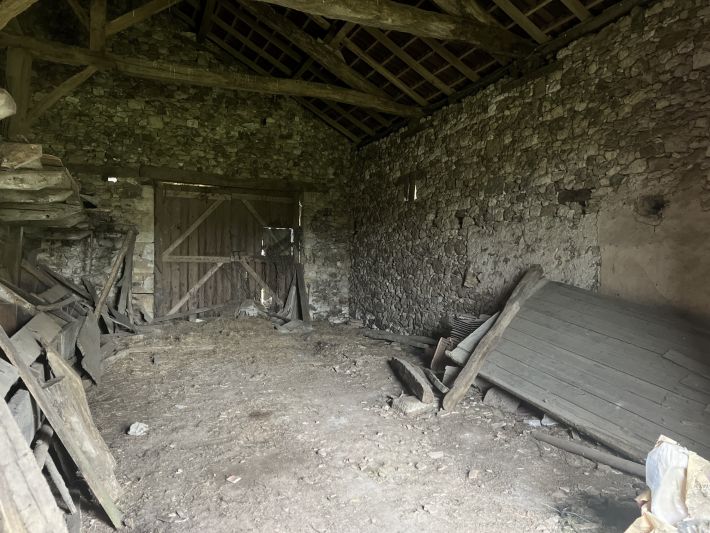 Countryside Barn to Renovate