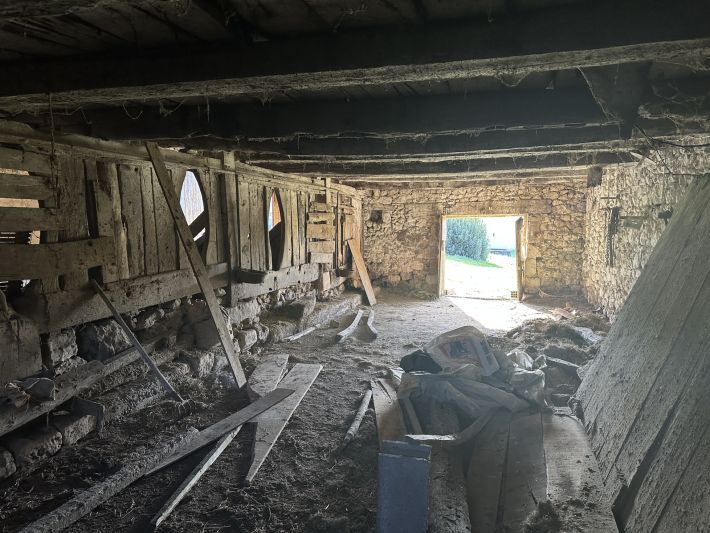 Countryside Barn to Renovate