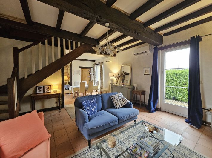 Detached Country House with Swimming Pool