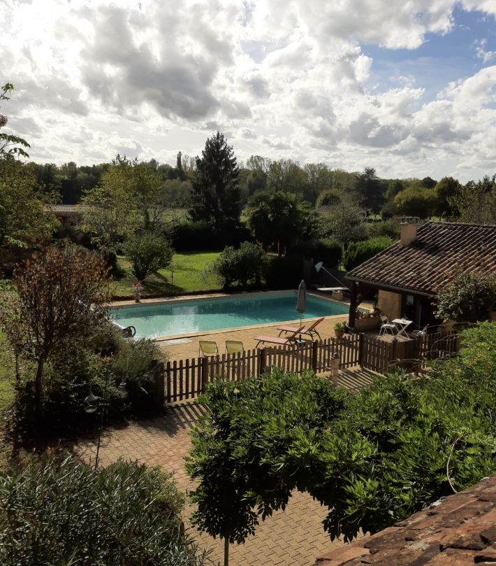 Detached Country House with Swimming Pool
