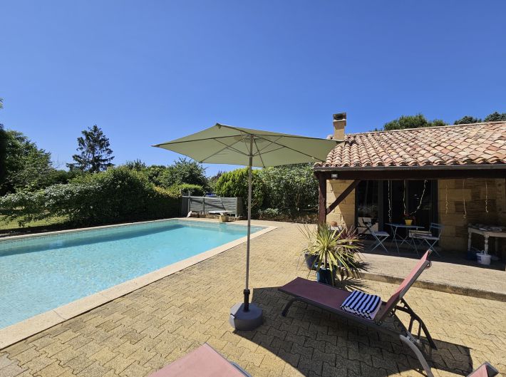 Detached Country House with Swimming Pool