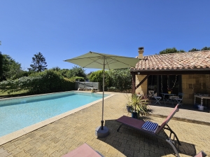 Detached Country House with Swimming Pool