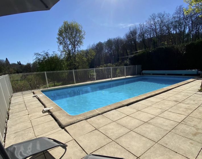 Detached Country House with Swimming Pool