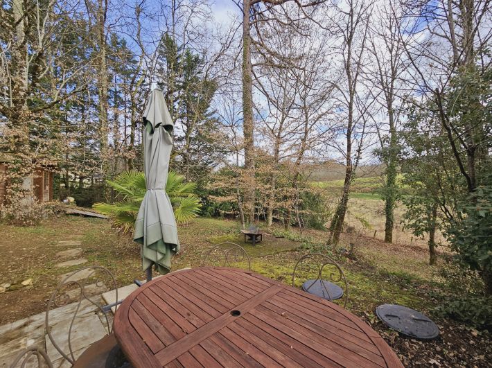 Detached Country House with Swimming Pool
