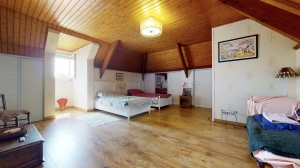 Detached Country House with Swimming Pool