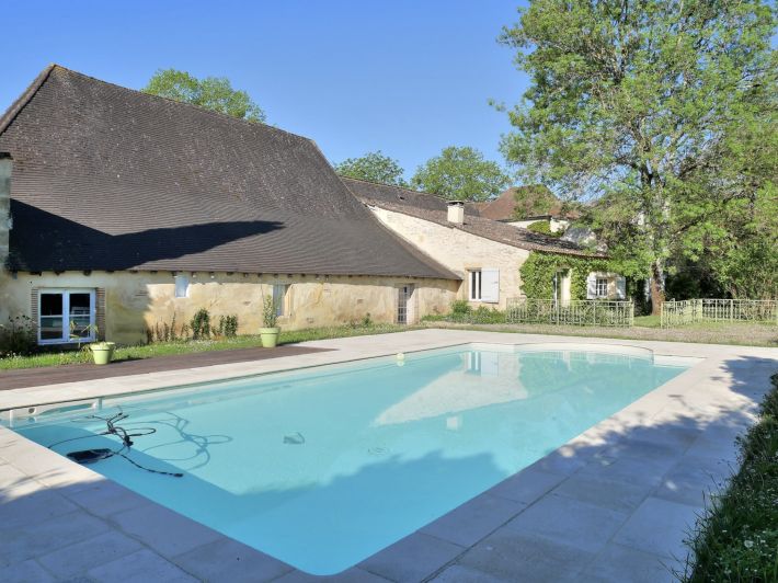 Manor House with Swimming Pool in Parkland Gardens