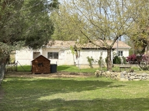 Contemporary Detached House with Pool