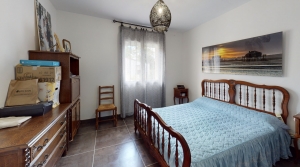 Contemporary Detached House with Pool