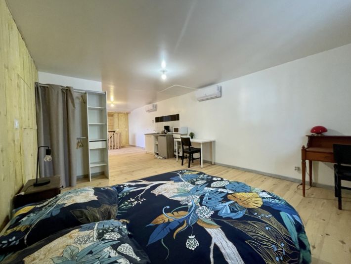 Property with Commercial Space and Accommodation