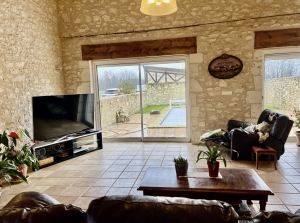 Main House with Guest Gite, Swimming Pool and Land