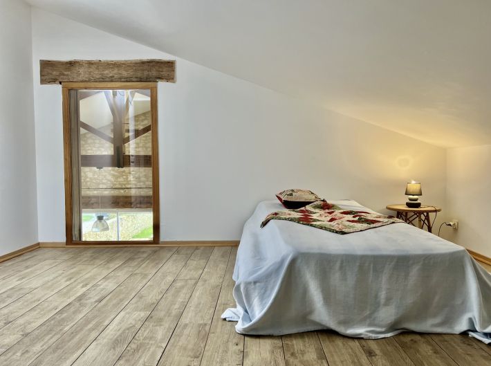 Main House with Guest Gite, Swimming Pool and Land