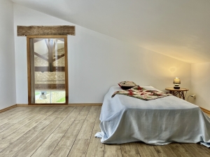 Main House with Guest Gite, Swimming Pool and Land