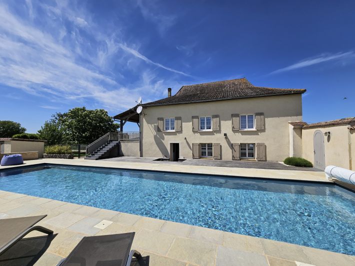 Detached Country House with Large Pool and Business