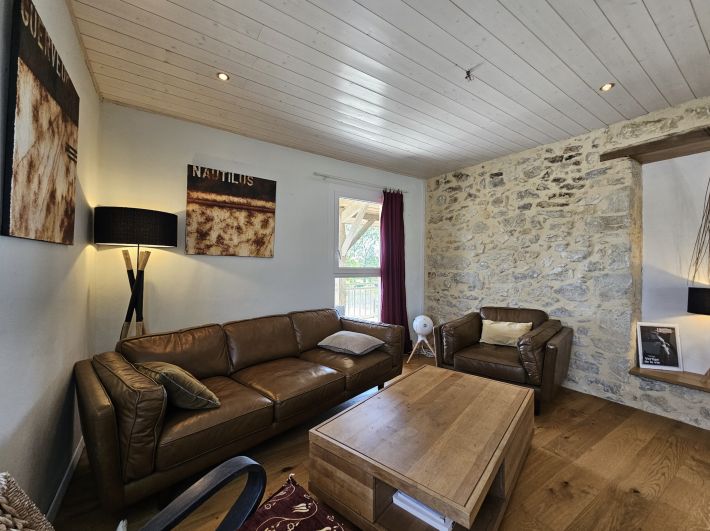 Detached Country House with Large Pool and Business