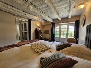Detached Country House with Large Pool and Business