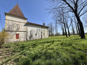 Detached Country House with Outbuilding