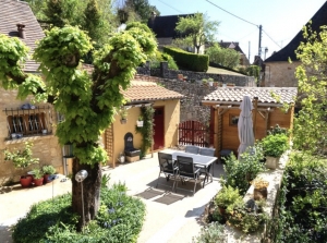 Beuatiful Village House with Courtyard Garden