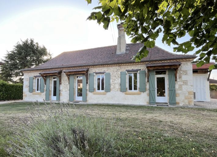 Beautiful Detached House with Landscaped Garden