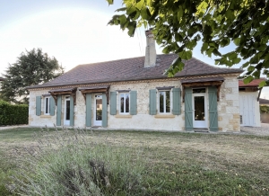 Beautiful Detached House with Landscaped Garden