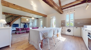 Beautiful Detached House with Landscaped Garden