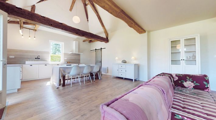 Beautiful Detached House with Landscaped Garden