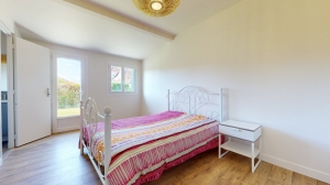 Beautiful Detached House with Landscaped Garden