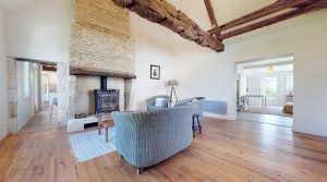 Beautiful Detached House with Landscaped Garden