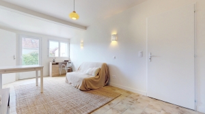 Beautiful Detached House with Landscaped Garden